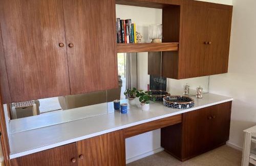 Inverloch House | Sea View Cottage Wifi and Linen included Inverloch