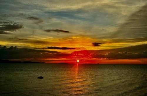 Jomtien Apartment | Sea view luxury suite with bath tub Jomtien