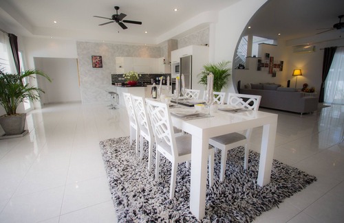 Rawai Villa | Sea View Villa Sea La Vie - 4 br