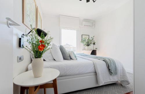 Gros Apartment | Sea Views from 4 Balconies Walk Score 90