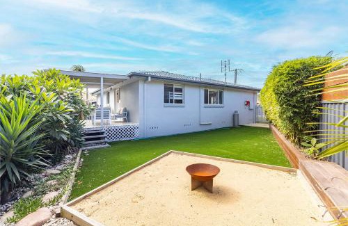 Anna Bay House | Seabreeze 18 Abel Place fantastic holiday house on the beach