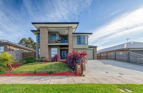 Cowes House | Seabreeze Haven -Wifi, Netflix, pet friendly beach house