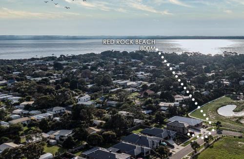 Cowes House | Seabreeze Haven -Wifi, Netflix, pet friendly beach house