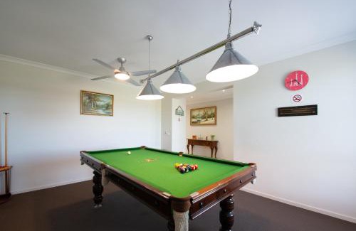 Cowes House | Seabreeze Haven -Wifi, Netflix, pet friendly beach house