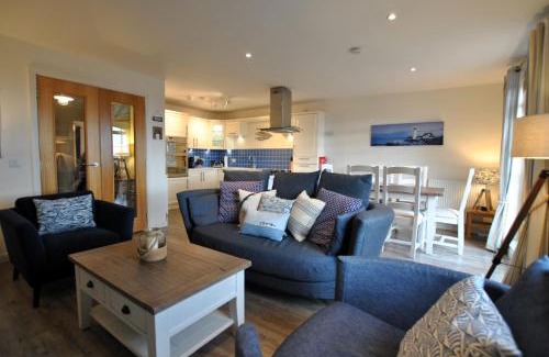 Crail House | Seabreeze- stylish coastal home Crail