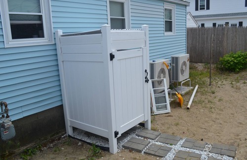 Seabrook House | Seabrook 136 Franklin St Front Unit Steps to Beach-June 16-28