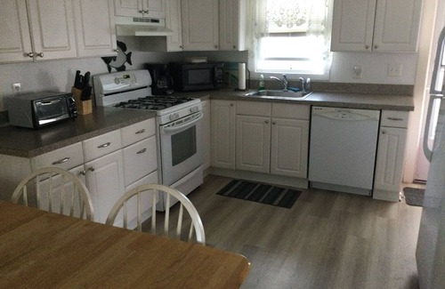 Seabrook House | Seabrook Beach House AC/WiFi/Grills Steps to Beach