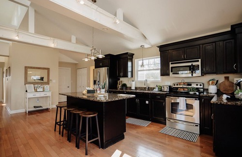 New Buffalo Apartment | Seaclusion Condo on the Harbor