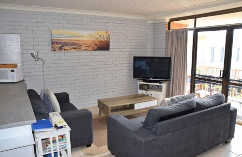 South West Rocks Apartment | Seacrest 5 - Bring your own linen.