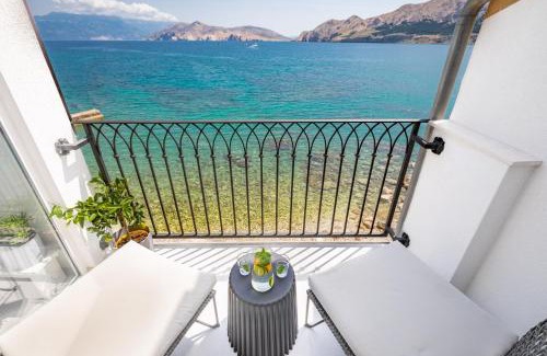 Baska Apartment | Seafront Baska Apartment