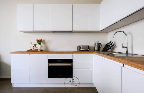 Madliena Apartment | Seafront Level 24 Apart Hotel-Style Mercury Tower