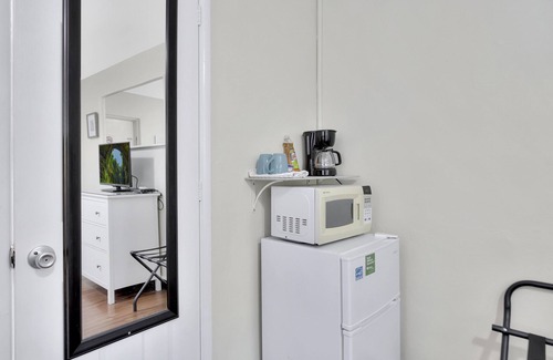 Pompano Beach Hotel | Seahorse Guesthouse