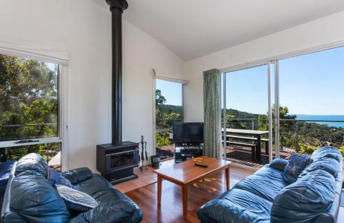 Lorne House | Seamist elevated with an amazing outlook