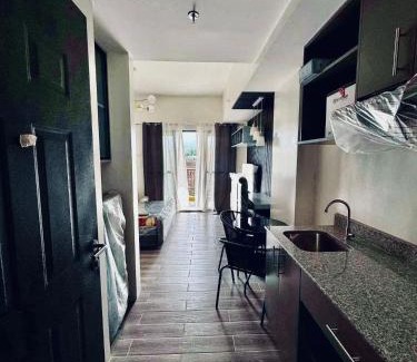 Davao Apartment | Seans Studio, Spacious with Balcony