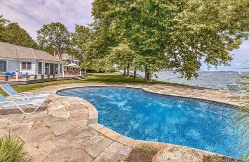 East Marion House | Seas the Day at this water front home with sweeping views of the Bay