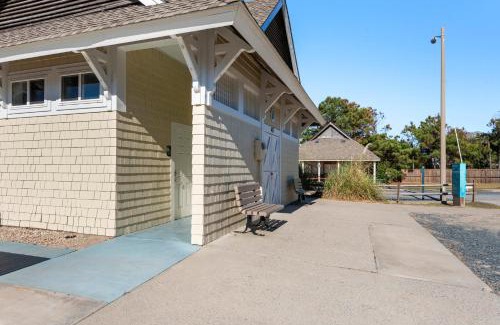 Corolla House | Seas The Day