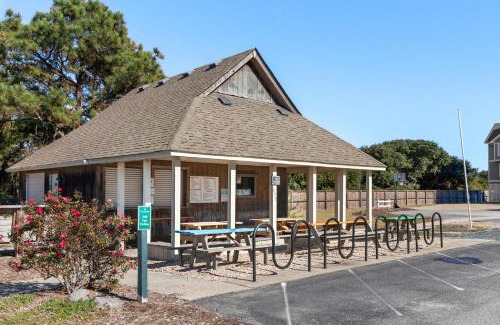 Corolla House | Seas The Day