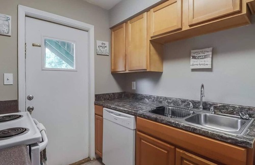 Pascagoula Condo | Seashell Suite: Coastal Bliss