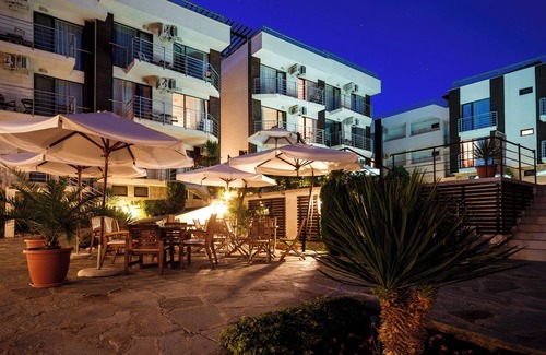 Sunny Beach Apartment | Seaside Apartment With 2 Bedrooms for up to 5 Guests