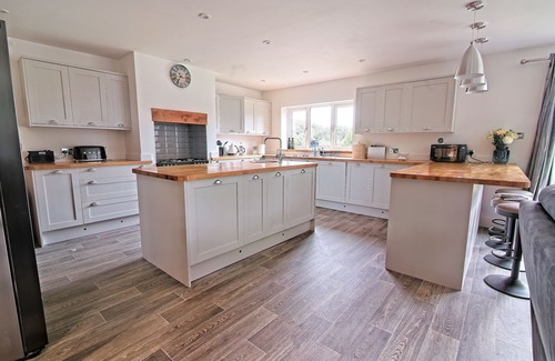 Hythe House | Seaside House, Hythe Luxury 6 bedroom (4 ensuite)