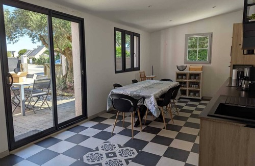 Arzon House | Seaside house located 3 minutes walk from the beach along the coastal path.