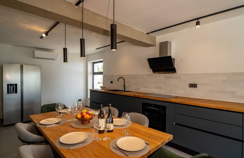 Sumartin House | Seaside luxury villa with a swimming pool Sumartin, Brač (K-5639)