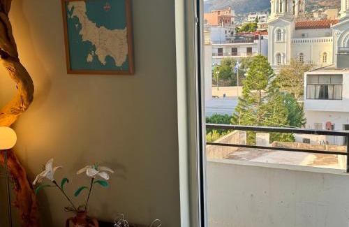 Palaio Faliro Apartment | Seaside Retro Gem in the Heart of Karystos