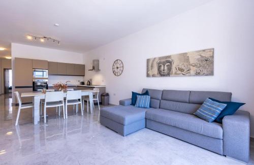 Għadira Apartment | Seaside Serenity 5 - few mins walk to the beach by QuickTrips
