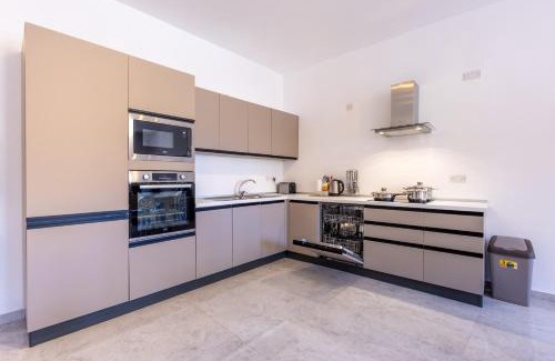 Għadira Apartment | Seaside Serenity 5 - few mins walk to the beach by QuickTrips