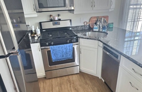 Lavallette House | Seaside Serenity – Bright & Airy 2BR Beach Cottage + Loft, Steps to Ocean & Bay