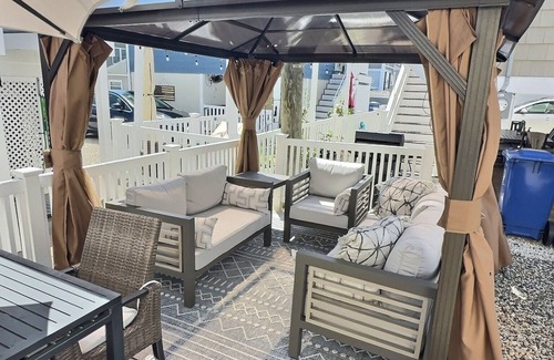 Lavallette House | Seaside Serenity – Bright & Airy 2BR Beach Cottage + Loft, Steps to Ocean & Bay