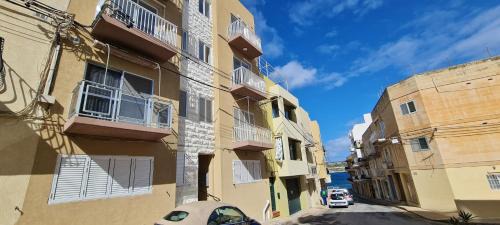 Għadira Apartment | Seaside Serenity - Luxe Penthouse - near the beach by QuickTrips