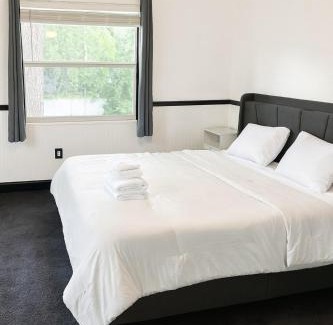 Seminole Apartment | Seaside Serenity New 2BR by Beach and Hospitals