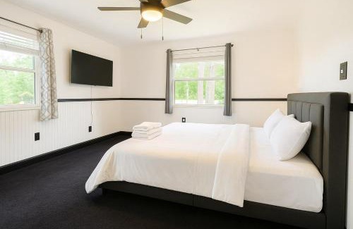 Seminole Apartment | Seaside Serenity New 2BR by Beach and Hospitals