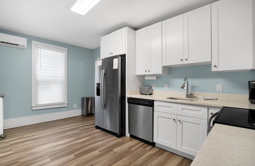 Cape Charles House | Seaside - Traditional duplex in historic downtown!