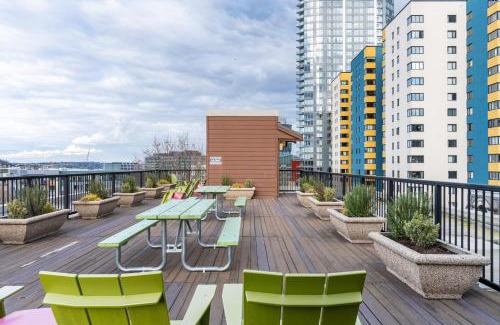 Belltown Apartment | Seattle's Gem: Elegant 1BR in Belltown