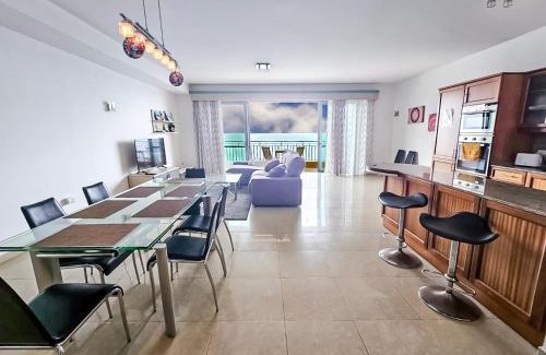 Tower Road Apartment | Seaview 3 bedrooms in Balluta Beach S5