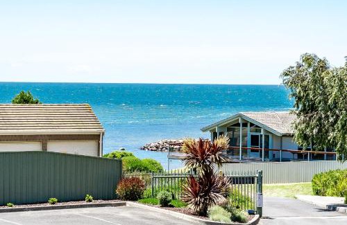 Encounter Bay Apartment | Seaview Getaway - 2 2 Solway Cres EncounterBay - BYO Linen