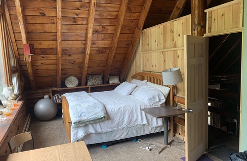 Scio Cabin | Secluded Authentic Log House w/valley view!