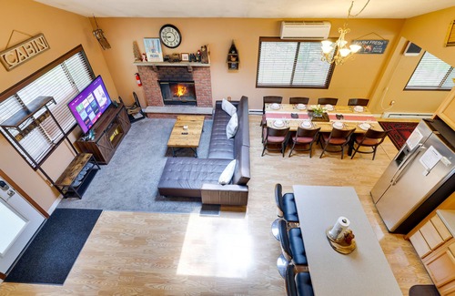Bushkill House | Secluded Cabin: Pool, Jacuzzi, Pool Table, King Bed, Fire Pit, Horseback Riding