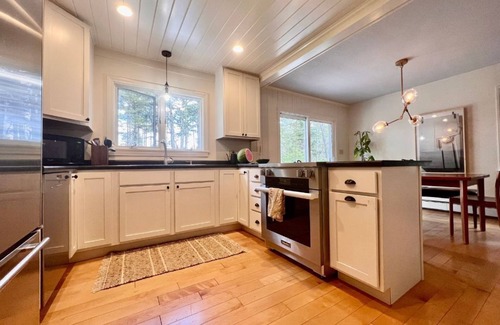 Damariscotta House | Secret Midcoast Maine - the Napa Valley of Oysters - in a cool Scandi-style home