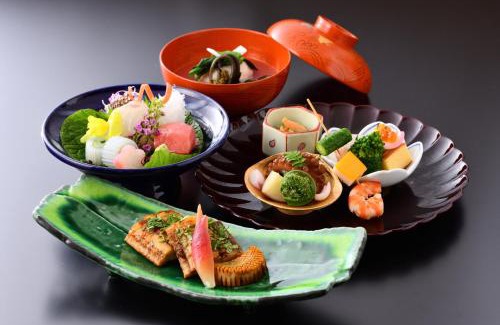 Higashiyama Hotel | Seikoro Ryokan - Established in 1831