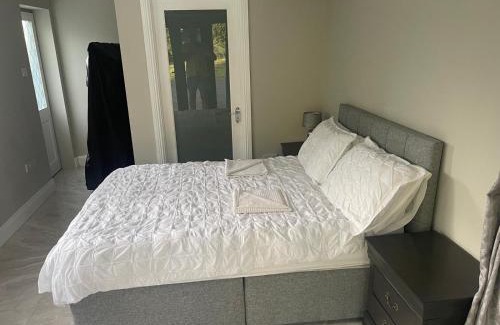 Gorey House | Self Contained Ensuite Double Room With Private Sitting Room