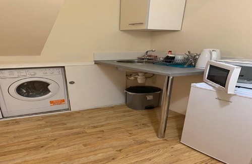 Dudden Hill Apartment | Self contained studio with separate living area