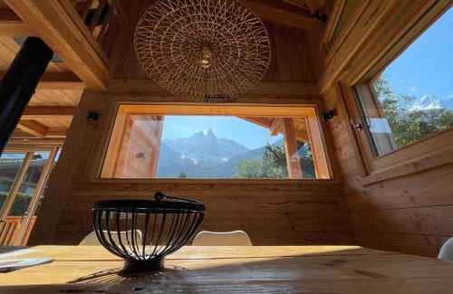 Les Praz-de-Chamonix Ski Chalet | Semi Detached Chalet For 8 With Balcony & Garden