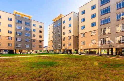 Nairobi Apartment | Serena 3BR Suite w Mall and Pool