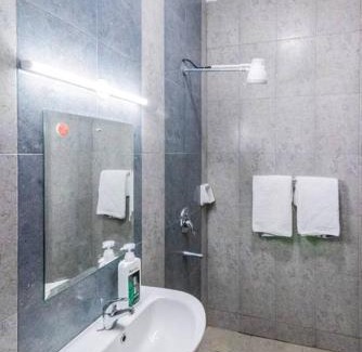 Nairobi Apartment | Serena 3BR Suite w Mall and Pool