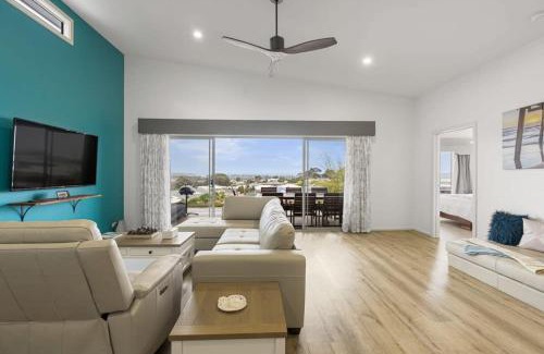 Victor Harbor House | Serendipity - 27 Shields Crs Encounter Bay - No Linen Included