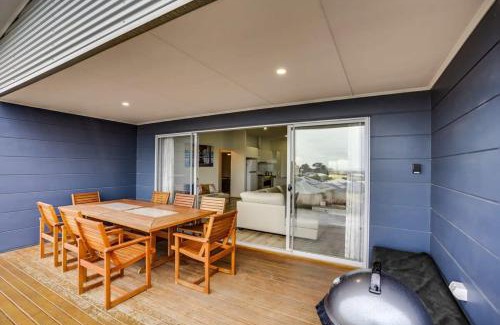 Victor Harbor House | Serendipity - 27 Shields Crs Encounter Bay - No Linen Included