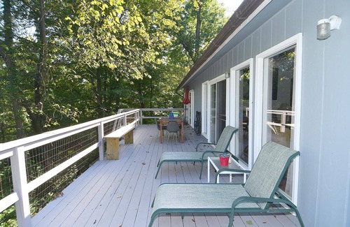 Berkeley Springs House | Serendipity - Large 5BR With a Hot Tub